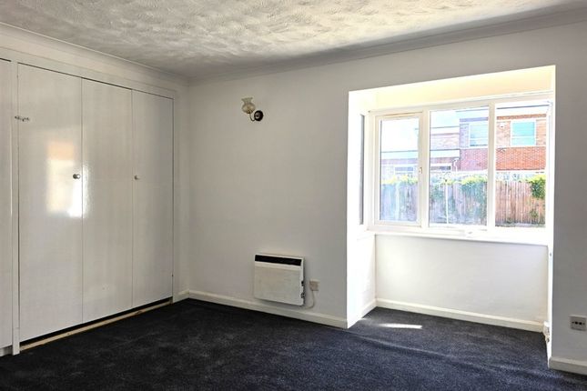 Flat 4 Twin Oaks Court, 134, Harlington Road, UXBRIDGE photo 5