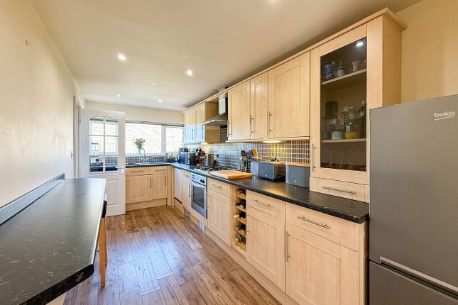17, Mullion Avenue, Holmfirth photo 5
