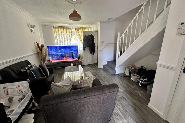 Orchid Close, Taunton photo 3