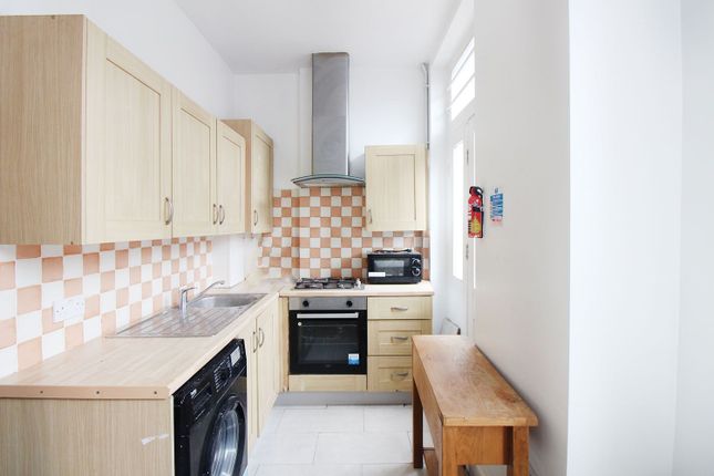 Flat to rent in Seven Sisters Road, London