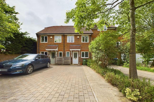 Thumbnail Terraced house for sale in Dew Pond Close, Horsham
