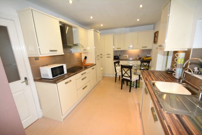 40, Masefield Road, Manchester photo 4