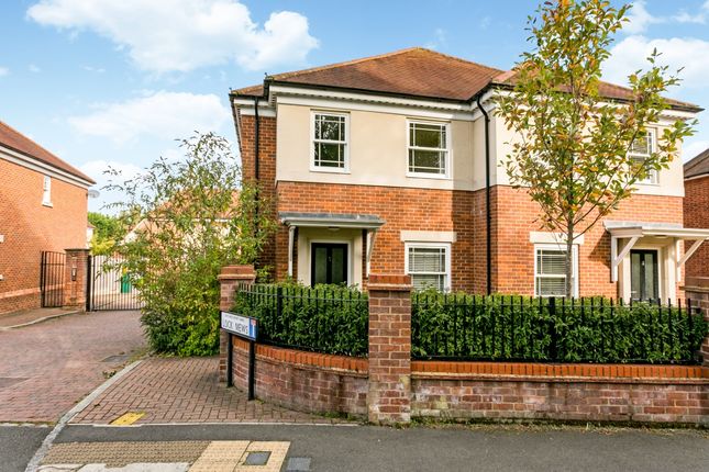 Thumbnail End terrace house to rent in North Drive, Beaconsfield