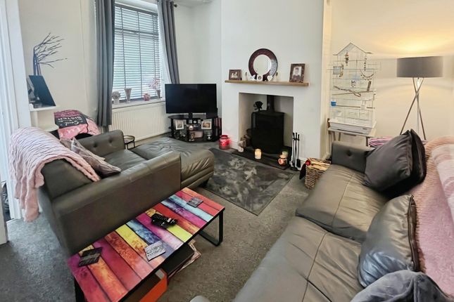 19, Stanyforth Street, Glossop photo 2