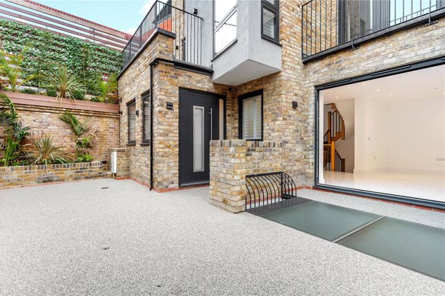 Thumbnail Link-detached house for sale in Coachworks Mews, Hampstead, London