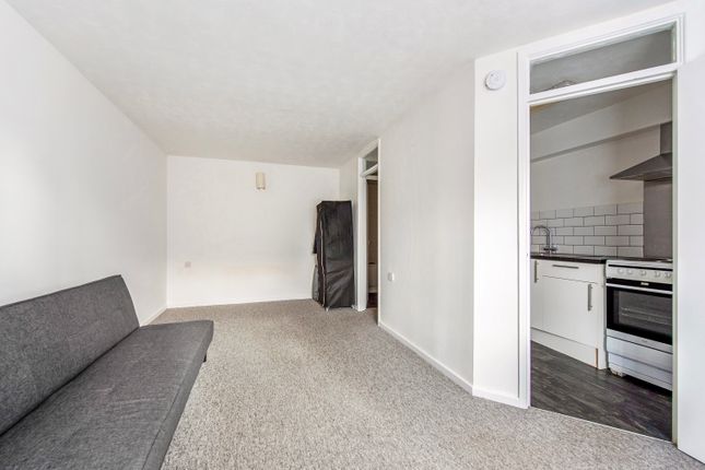 24, Bilberry Court, Winchester photo 3