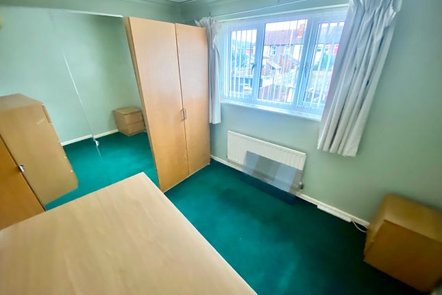 32b, Wren Street, Dudley photo 4