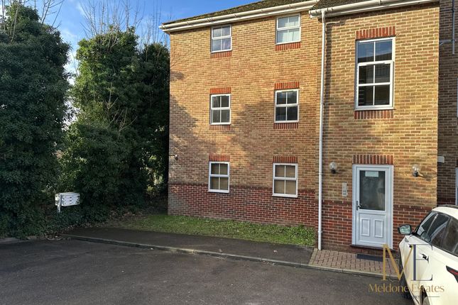 Flat for sale in Mounts Road, Greenhithe, Kent