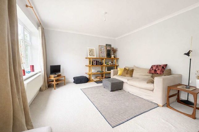 43, Wootton Road, Lee-On-The-Solent photo 2