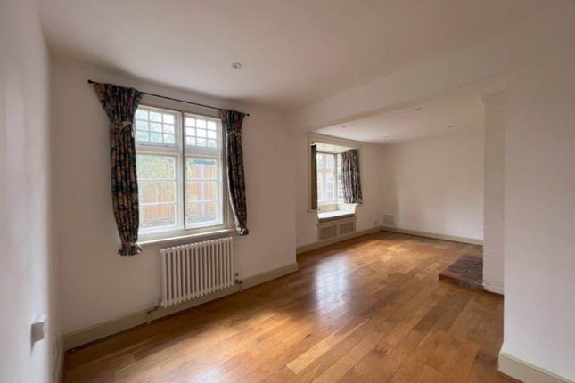 Detached house to rent in Bath Road, Marlborough