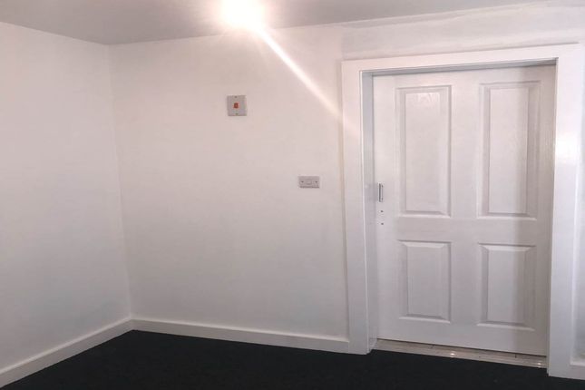 Room 2 4b  Bridge Road, Woolston, Southampton photo 4