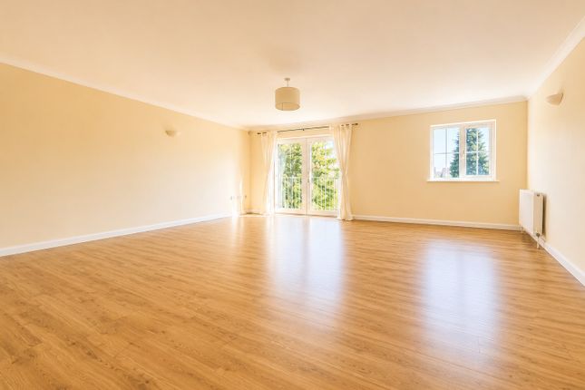 Flat 9 Holly Court, Bower Way, Slough photo 2