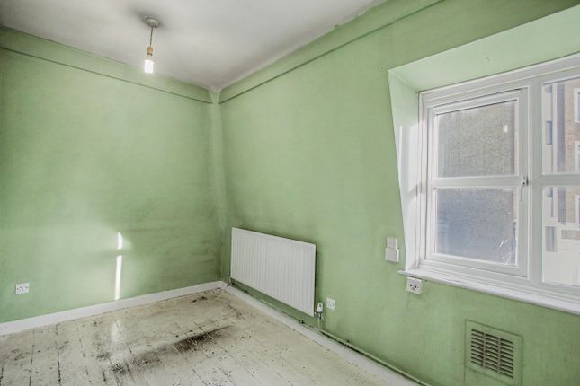 Flat 60A, London photo 5