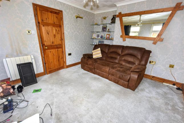 101, Grenville Gardens, Camborne photo 4