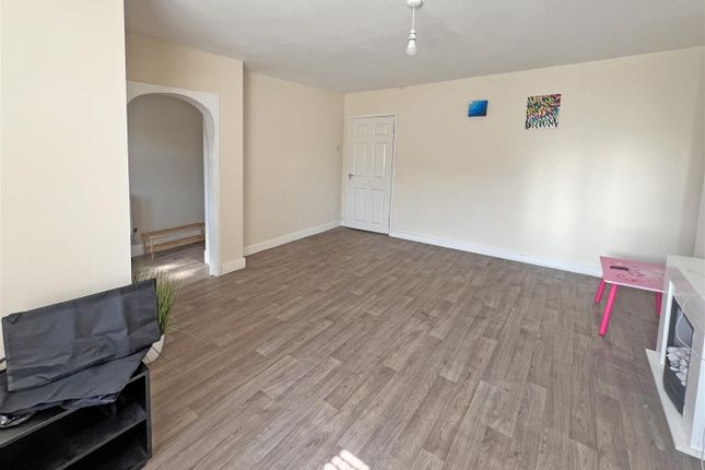 6, Winifreds Drive, Telford photo 3