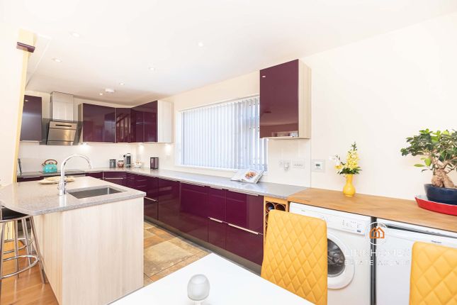 2a, Insley Crescent, Broadstone photo 2