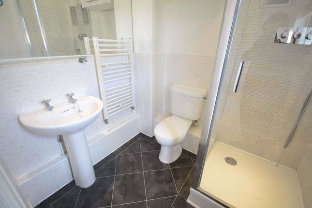 8 Silk Croft,, Horton Crescent, Surrey photo 5