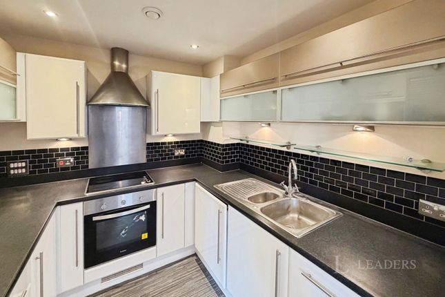 Flat 51, Oceana Boulevard, Briton Street, Hampshire photo 4
