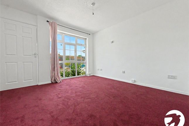 39, Wheatcroft Grove, Kent photo 3