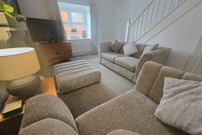 37, Cennon Grove, Ingleby Barwick photo 2