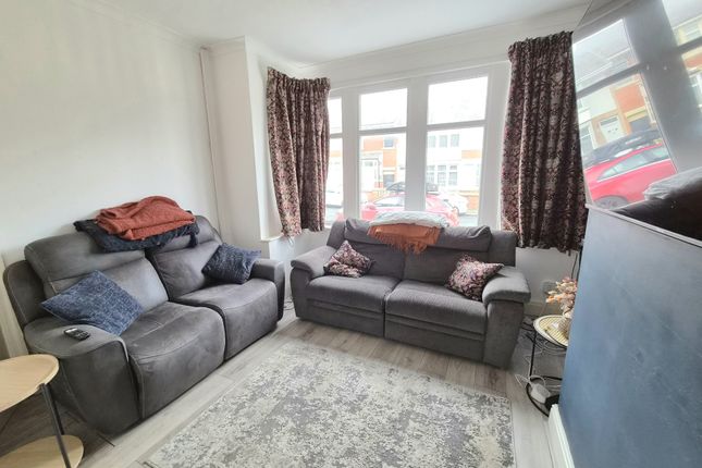 56, Fordway Avenue, Stanley Park photo 3