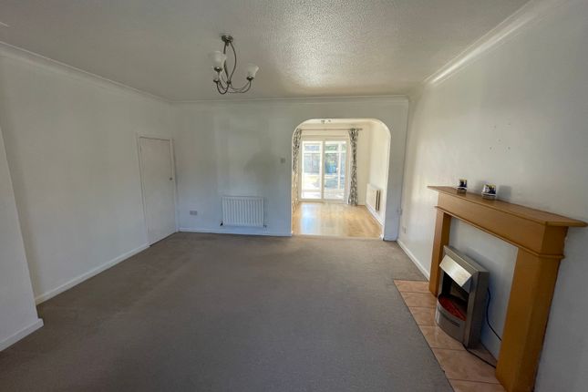 8, Rochester Close, Swindon photo 3