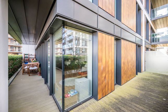 2-bed flat on Hampton Apartments, Woolwich Riverside, £650,000