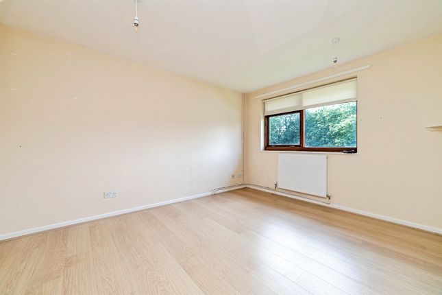 85, Roundmead, Stevenage photo 3