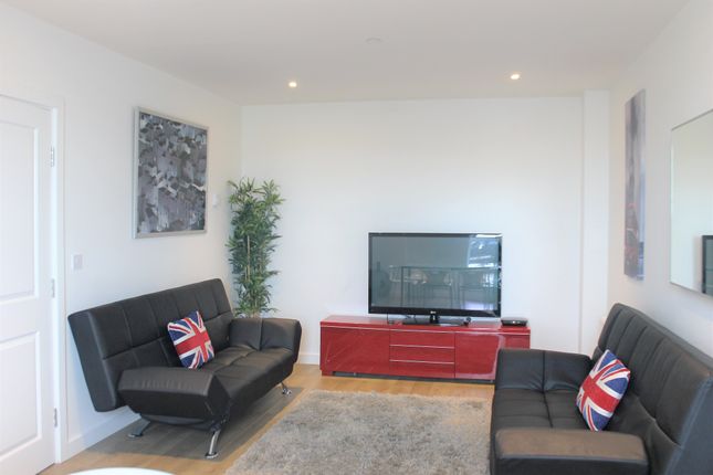 3-bed house on Olympian Way, London SE10, £688,000
