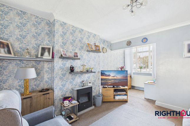 9 Glendale Drive, Bradford photo 2