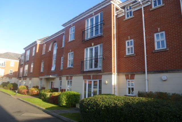 Flat to rent in Priory Walk, Hinckley