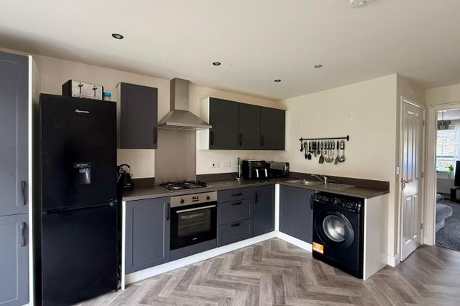 58, Windsor Road, Dewsbury photo 3