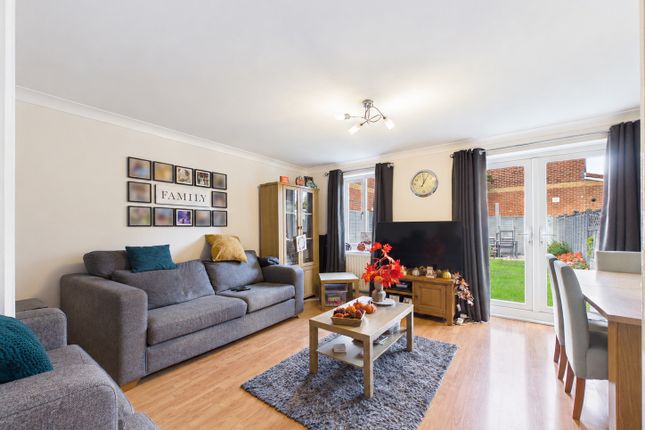 Radley Close, Feltham photo 2