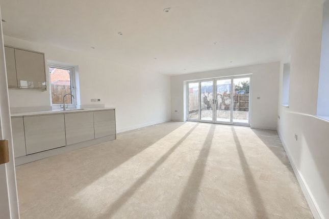 3, Apple Grove, Colchester photo 4