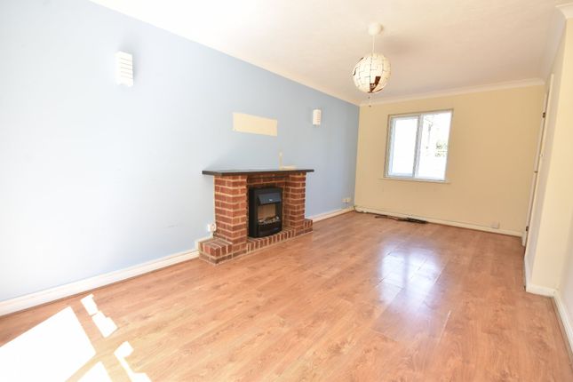 11, Geary Close, Surrey photo 5