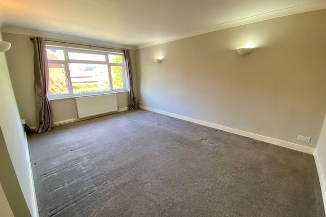 14 Hereford Close, Epsom photo 4