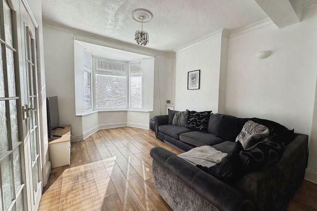 35, Bryngelli Terrace, Caerphilly photo 3