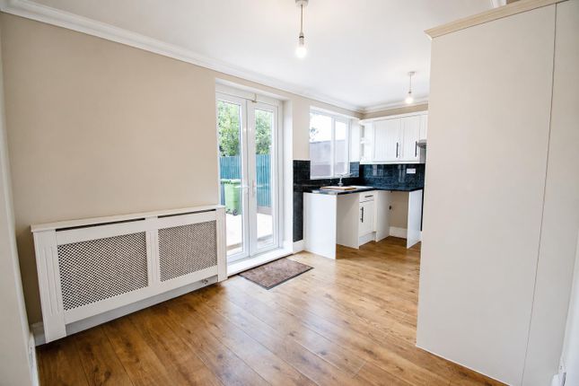 19, Meadow Avenue, Ripley photo 4
