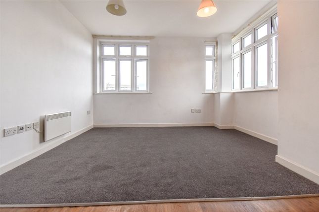 Flat 44, Alexander House, Aldershot photo 5