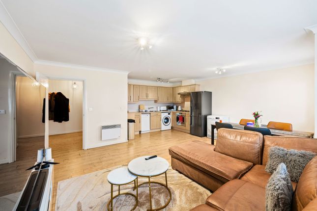 40 Tower Close, East Grinstead photo 2