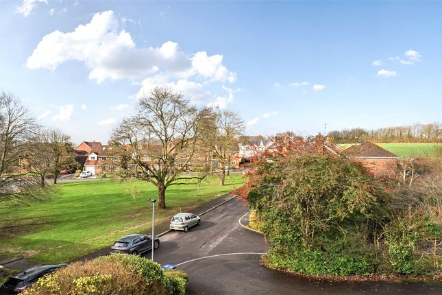 14, Macneice Drive, Wiltshire photo 4