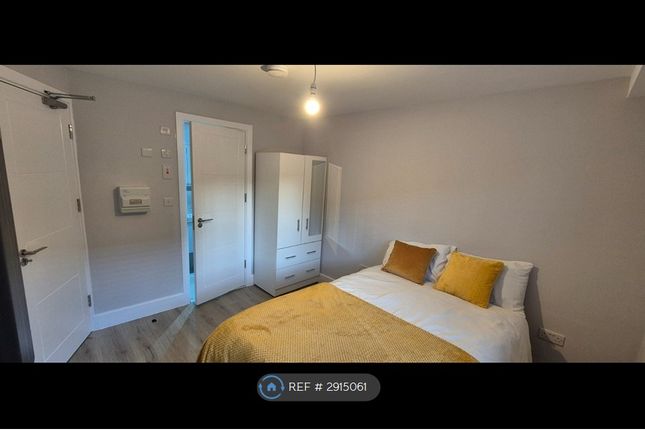 Wisteria Court, Basildon photo 5