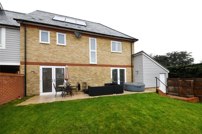 Detached house to rent in Ashford Place, Broomfield