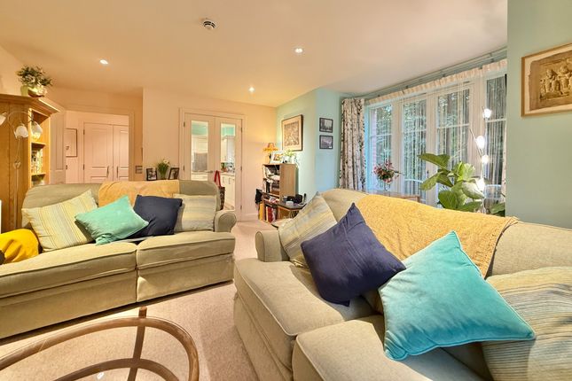23 Garnier Drive, Bishopstoke Park, Eastleigh photo 2