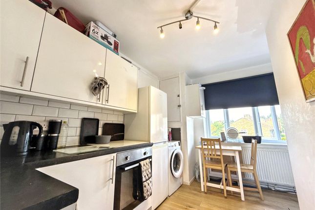 106,, Stroud Crescent, London photo 2