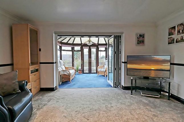 88, Cumberland Avenue, South Benfleet photo 3