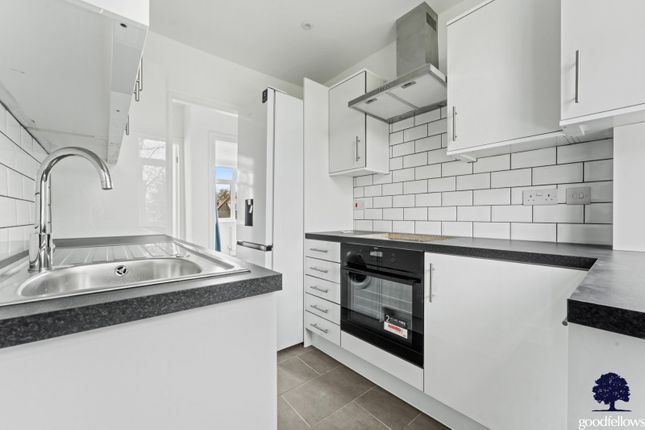 Thumbnail Flat to rent in Oakhill Road, Sutton, Surrey