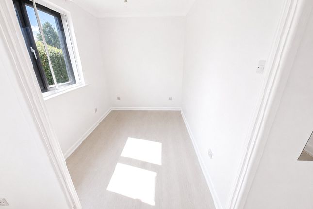 Flat 18, Rowallan Court,, Cumberland Place, London photo 4