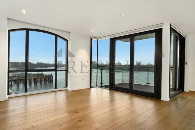 Flat 6, Chelsea Wharf, London photo 2