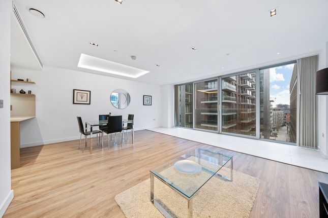 Thumbnail Flat to rent in Satin House, Piazza Walk, London